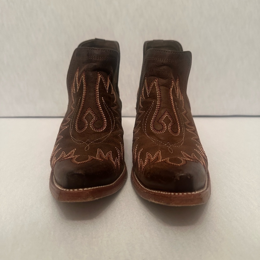 Ariat Women’s Size 6.5 Dixon Weathered Ankle Western Bootie Cut Out Side Panels - Picture 9 of 11